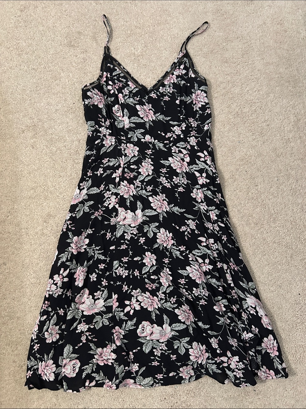 Lulu’s Black Floral Midi Dress